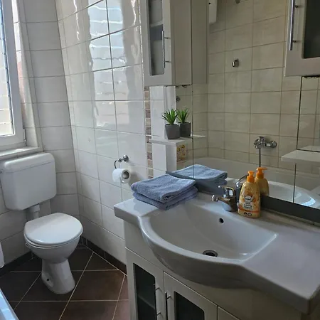 Velike Sume Apartment